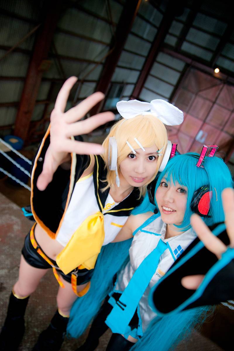 [Cosplay]   cos制服双姐妹